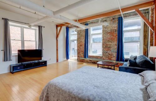 Old Market Apartment | Walk to Eats, Galleries and Shops Dtwn Omaha Condo