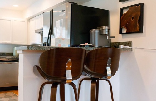 Green Lake House | Walk-to-everything 3BD & 3BA Townhome next to Lake and Lightrail