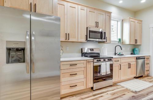 Independence House | Walk to Independence Theatre Dtwn Retreat!