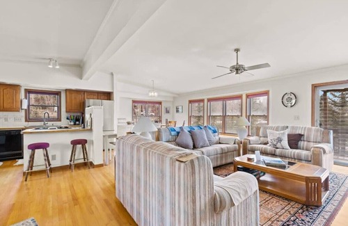 Dillon House | Walk to Lake Dillon! 3BR w/Mountain Views