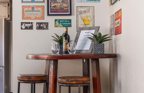 Temecula House | Walk to Leoness Cellars & Oak Mountain Winery! Heart of Wine Country!