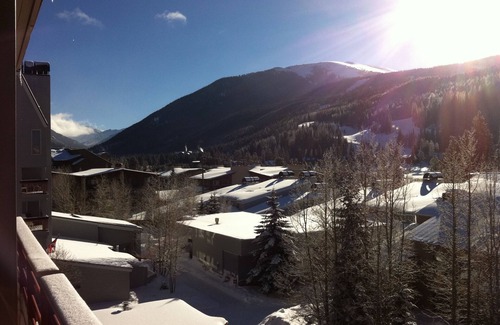 Mountain House Condo | Walk to Lifts, Mtn View, Indoor Hot Tub and Pool, Underground Parking!