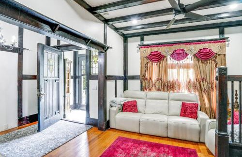 Stockade Historic District Apartment | Walk to Nott Memorial Studious Retreat Near Eats