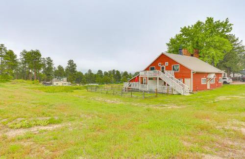 Larkspur Apartment | Walk to Ren Fest Larkspur Farmhouse Hideaway