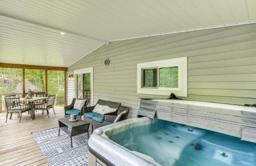 Loudonville House | Walk to River Loudonville Retreat with Hot Tub!