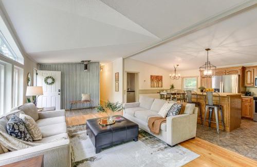 Loudonville House | Walk to River Loudonville Retreat with Hot Tub!