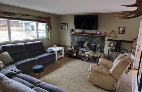 Abbott Loop House | Walk to the Zoo. Featuring Alaska's only outdoor pool table! Perfect!