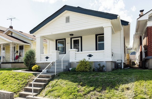 Hamilton House | Walk2SpookyNook~GameRoom~Theater~Modern~MiamiOH~