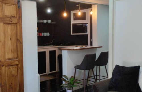 Woodbrook Apartment | Walkable, Nightlife, Safe Neighborhood,POS,WiFi, Coffee,nn