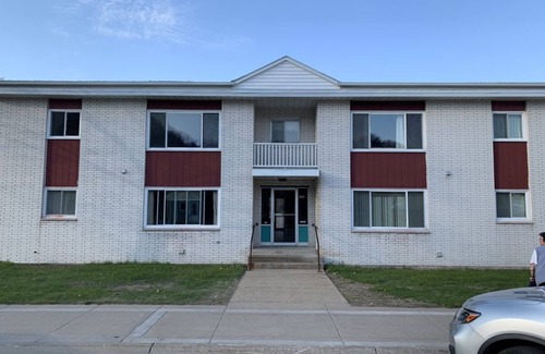 Munising Apartment | Walkable to restaurants pubs and the cruise ship. Central location Apartment