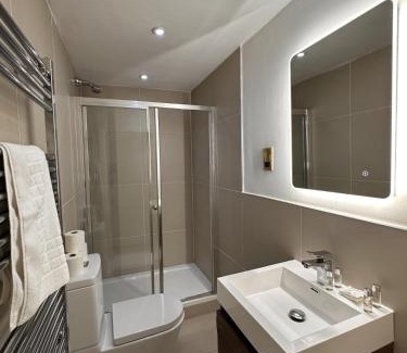 West End Apartment | Walker Apartment