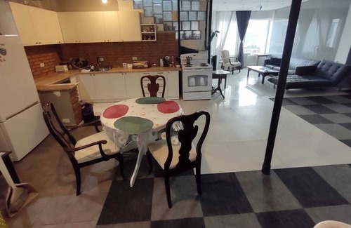 Tbilisi House | Walking distance to Cathedral, perfect place for wine lovers and thinkers.