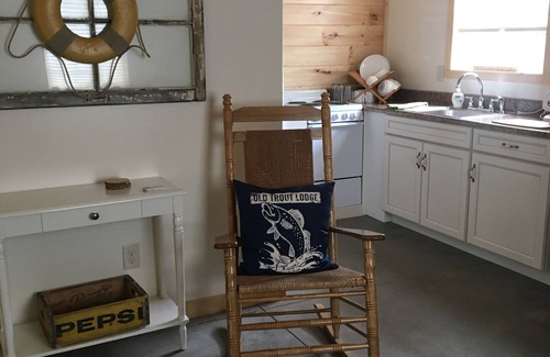 Geneva-on-the-Lake Cottage | Walking Distance to Famous GOTL Strip