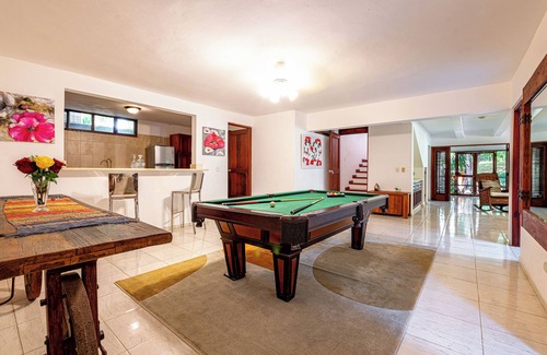 Los Lagos Villa | Walking Distance to the Beach