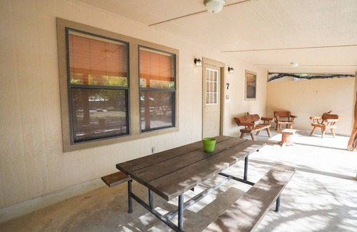 Sabinal Cabin | Walking distance to the Frio River, access to shared pool