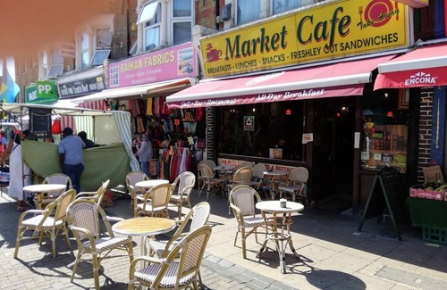 Hoe Street Apartment | Walthamstow - Apartment - Sleeps 3 - StreetParking