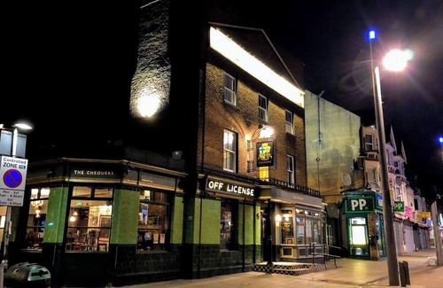 Hoe Street Apartment | Walthamstow - Apartment - Sleeps 3 - StreetParking