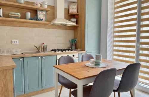 Rasnov Apartment | Wanderlust Home Mint, Rasnov Apt for 4, Wifi and Free Parking