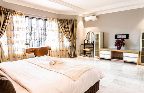 Federal Territory of Kuala Lumpur House | Wangsa Maju Luxury Villa with Private Pool-12pax