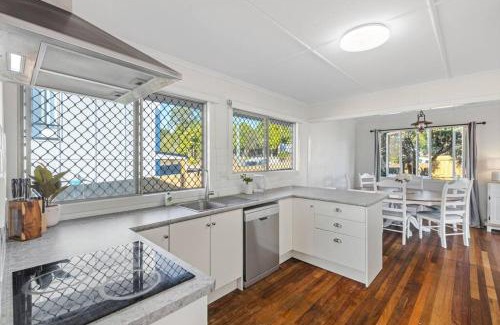 Gympie House | Warm and Cozy Cottage House