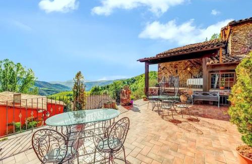 Ardanue Apartment | Warm apartment in Ardanué with mountain view, 45 m²