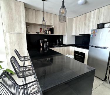 Las Condes Apartment | Warm, Central and Modern Apartment