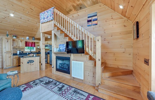 Fancy Gap Cabin | Warm & Cozy Cabin w/Deck on Top of the Blue Ridge