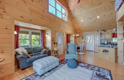 Fancy Gap Cabin | Warm & Cozy Cabin w/Deck on Top of the Blue Ridge