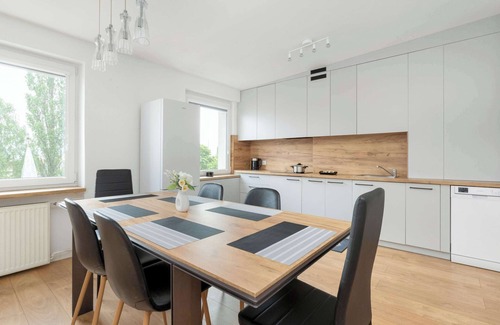 Dziaki Lesne Apartment | Warszawska 10 | Comfy Apartment| Near Centre