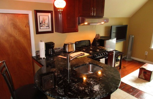 Lakewood Apartment | Water view Studio Unit