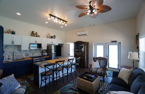 Staniel Cay Apartment | Waterfront 1-bedroom apartment in charming Staniel Cay Huge Patio