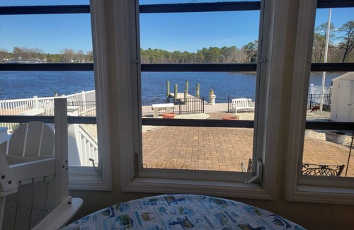 Osbornsville House | Waterfront! 2-bedroom house with amazing views & all the comforts of home!