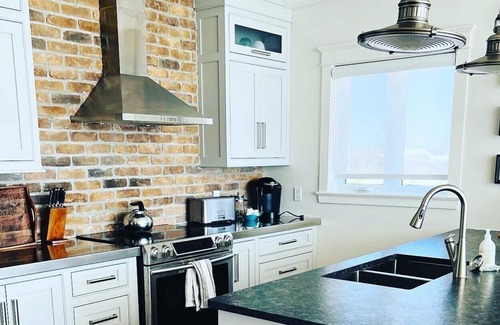 Queens Square Condo | Waterfront 2 bedroom condo