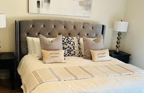 Queens Square Condo | Waterfront 2 bedroom condo