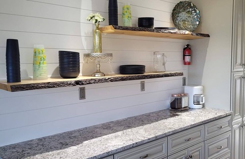 Hillman Cabin | Waterfront Cabin on Beautiful Peavy Lake! Sandy Beach with Crystal Clear Waters!