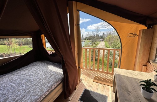 Gravon Cabin | Waterfront cabin on stilts