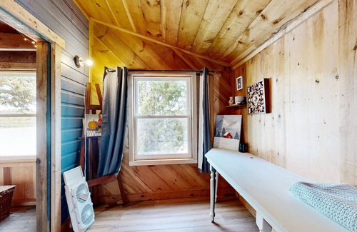 Weeks Mills House | Waterfront cabin with private dock, beach, deck, grill, & firepit - dogs welcome