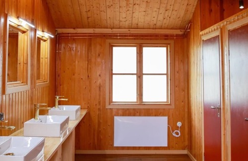 Gargnas House | Waterfront Camping Cabin With Wifi