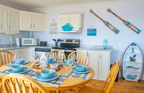 Stratford House | Waterfront Cottage beach access