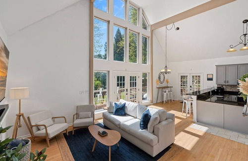 Barium Springs House | Waterfront Cottage Getaway - Private Dock/Fire pit/Kayaks/Paddleboards