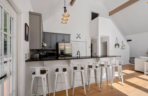 Barium Springs House | Waterfront Cottage Getaway - Private Dock/Fire pit/Kayaks/Paddleboards