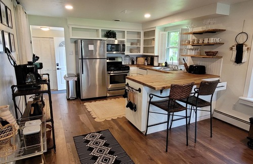 Green Bay House | Waterfront Cottage with a sand beach!