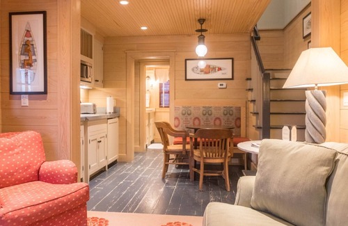 Oriental Cottage | Waterfront Getaway in Coastal NC – River Dunes