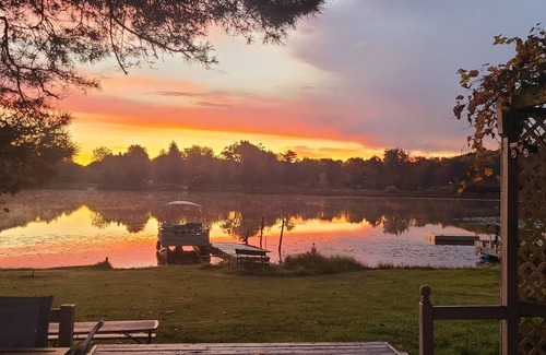 Alto House | Waterfront homes -4 in a row-culdesac 100 guests, pool, hot tubs, boat, firepit