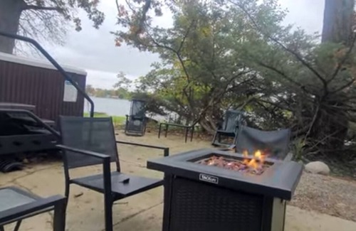 Alto House | Waterfront homes -4 in a row-culdesac 100 guests, pool, hot tubs, boat, firepit