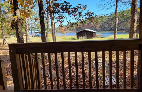 Hemphill Cabin | *WATERFRONT in Six Mile (Hemphill) on Toledo Bend
