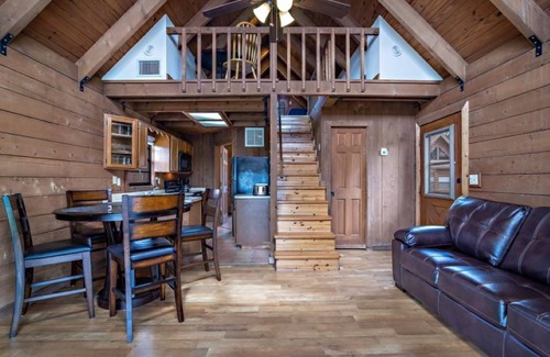 Okeechobee Cabin | Waterfront Log Cabin