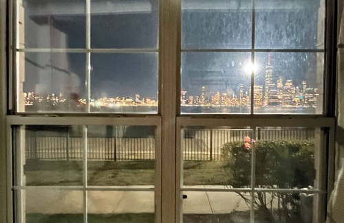 The Waterfront Apartment | Waterfront room in Downtown, Jersey City with Manhattan Skyline views