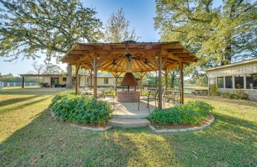 Texarkana House | Waterfront Texarkana Cabin Tranquil Acreage