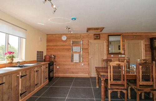 Fiddington Cottage | WATERMEAD LODGE, pet friendly, with a garden in Stogumber